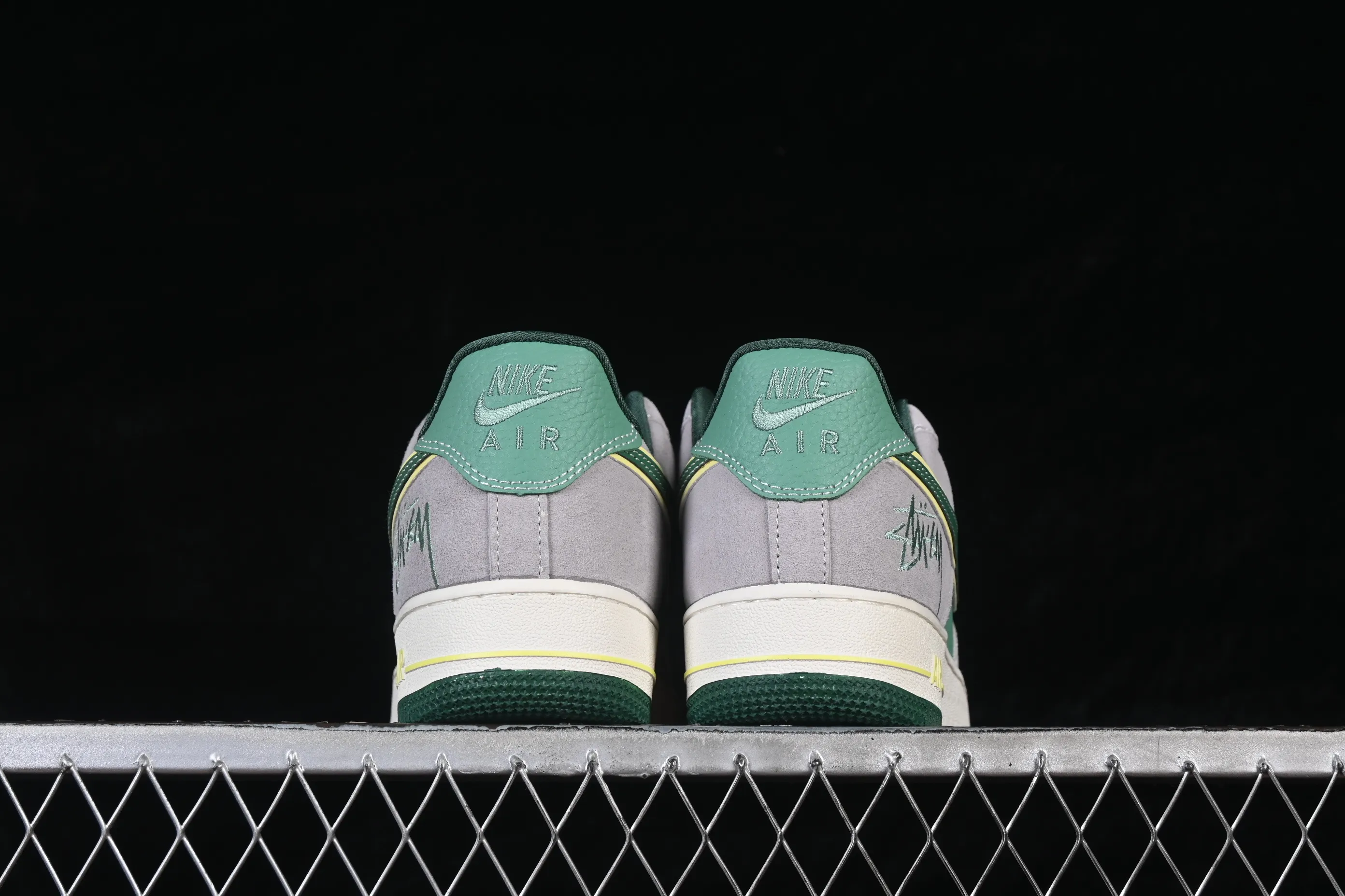All categories Nk Air Force 1 Air Force series Nk Air Force 1 Low Air Force low-top Nike Air Force 1'07 Low Stussy co-branded Green Gray Pig Eight Air Force 1 low-top casual sneakers SS1979-007